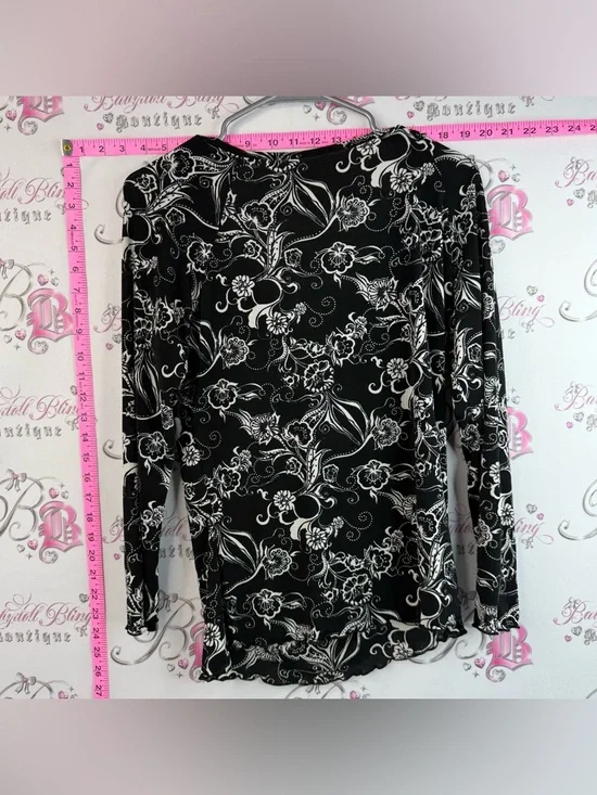 Long sleeve Black & White Long Sleeve Floral Drape Neck Women's Top Lightweight - Picture 2 of 7